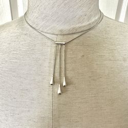Silver Tone Drip Pendant Necklace 