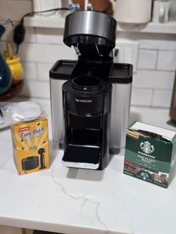 Nespresso Evoluo Coffee and Espresso Machine by De'Longhi, Graphite Metal
