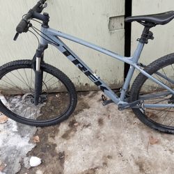 Trek Mens Mt Bike