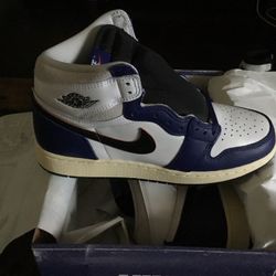 New Kid’s Air Jordan 1 Retro High OG size 6.5Y/8W