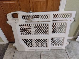 Safety 1st Child Safety Gate – White