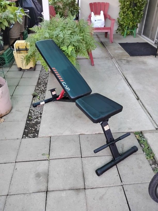 Adjustable Weight Bench 