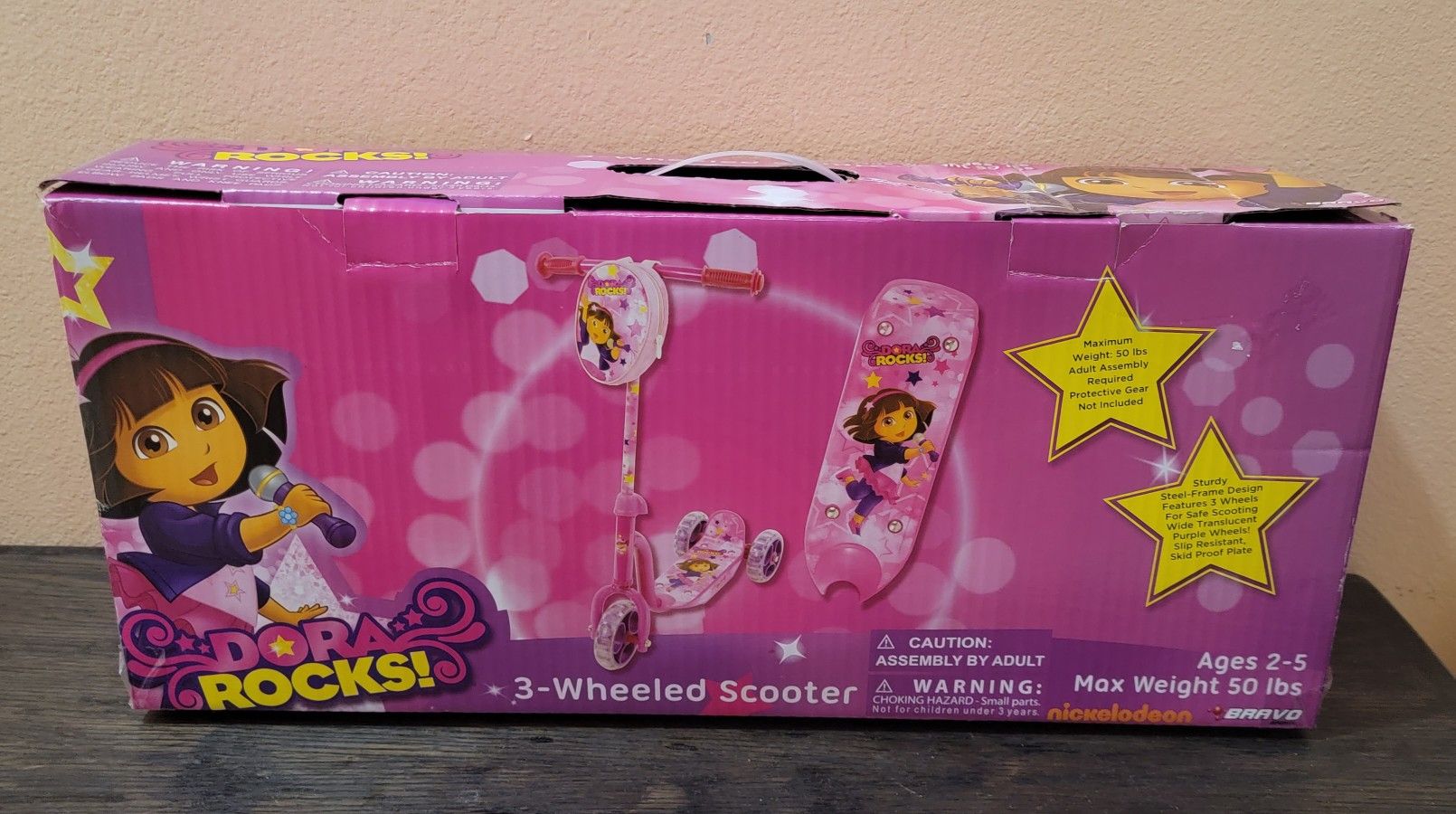 NEW Nickelodeon Dora The Explorer 3-wheeled Scooter