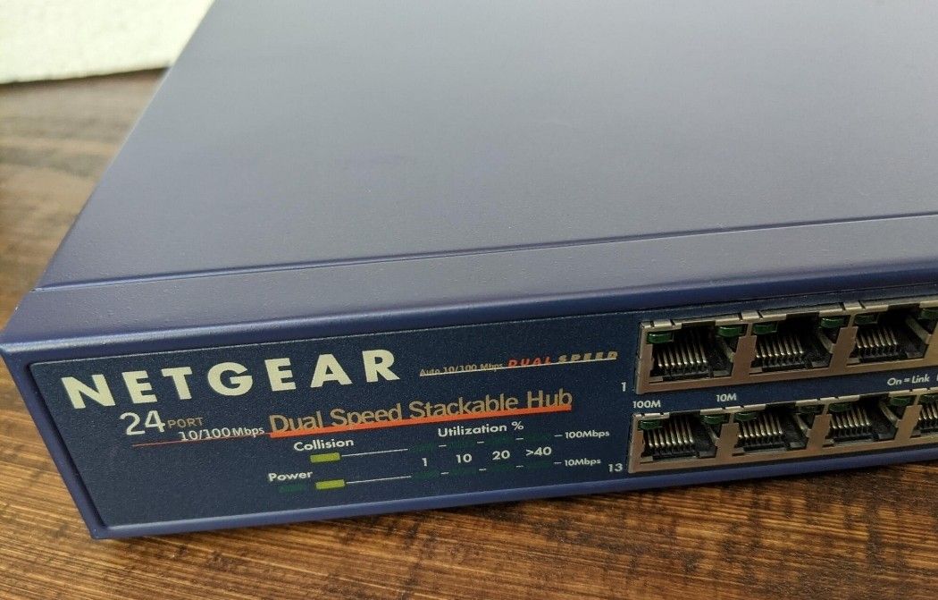 Netgear DS 524 Hub 24 Port 10/100 Mbps