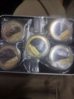 Commemorative set of world war II and large British pennies