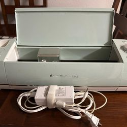 CRICUT MACHINE LOCATED IN PORTERVILLE