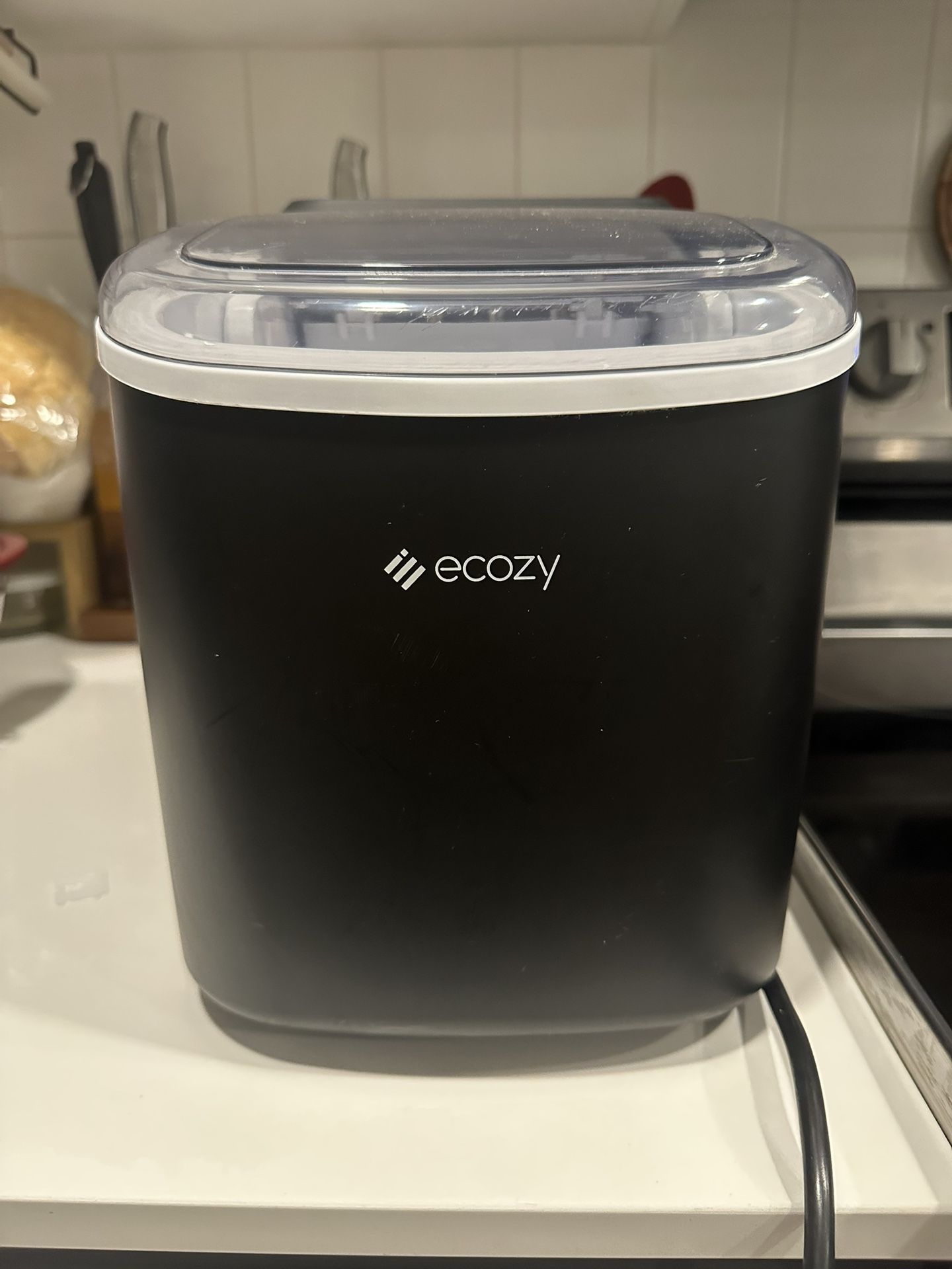 (Barely Used, Like New) Countertop Ice Maker