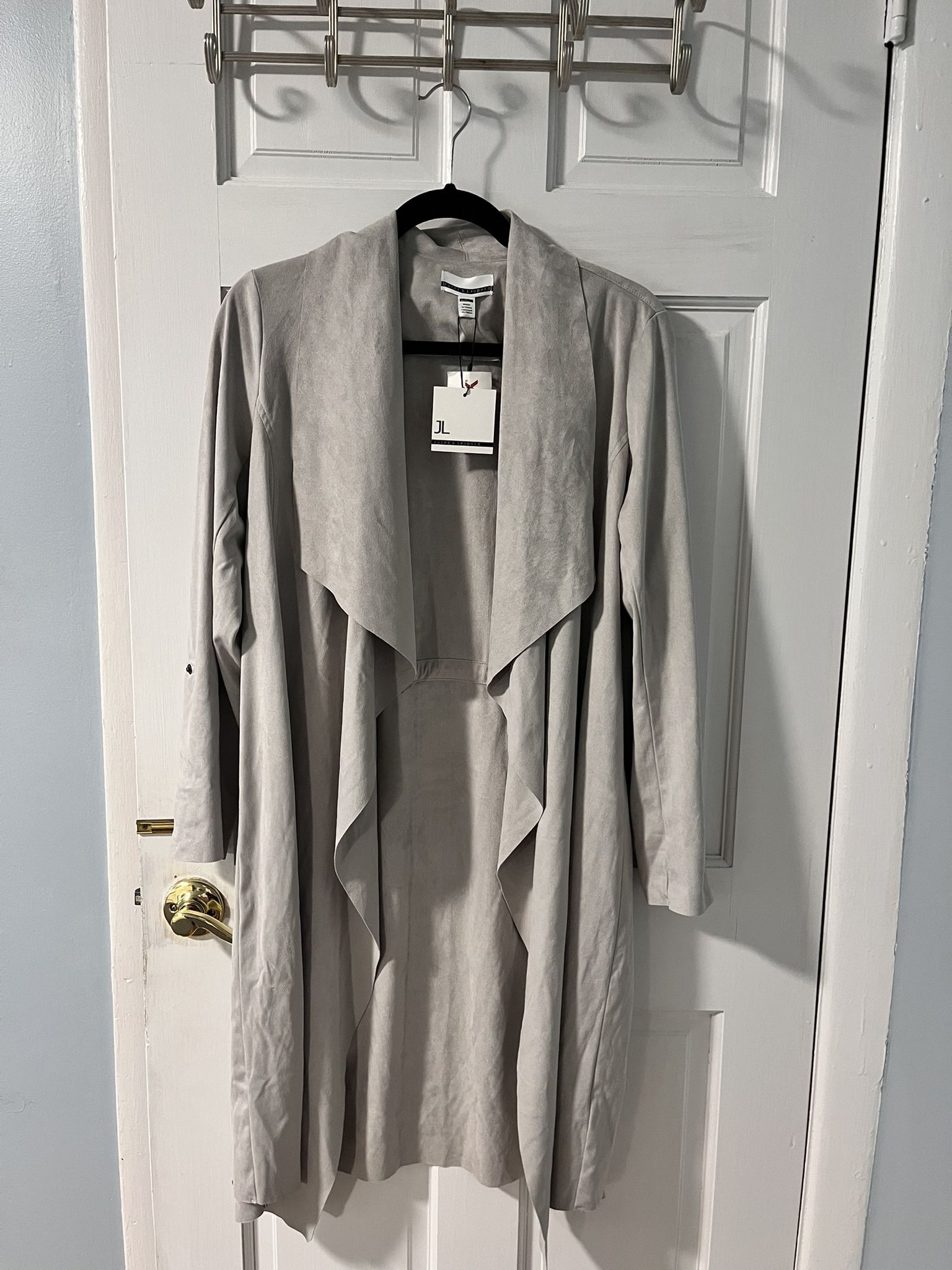 Woman’s Shawl Collar Jacket