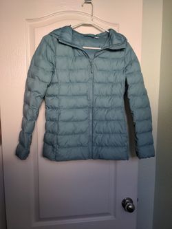 Like New UNIQLO Girls Winter Jacket Size 13