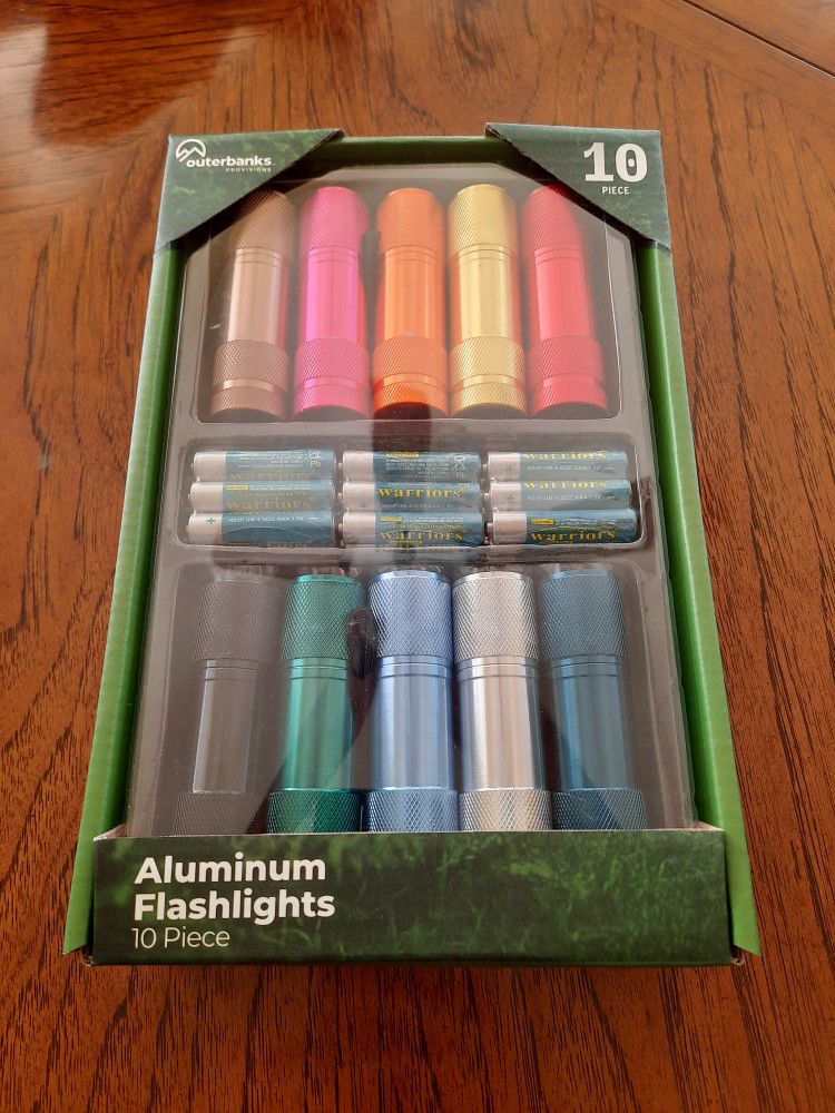 10 Aluminum Flashlights w/Batteries 