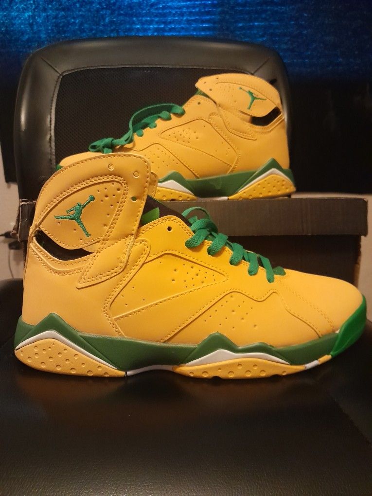 Jordan 7 "Oregon Ducks" size 9.5 and 10