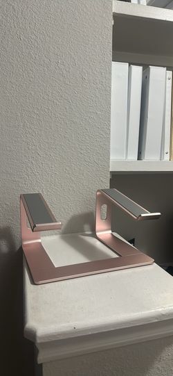 Laptop stand