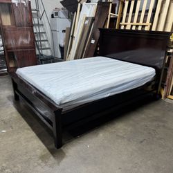 Queen Bed $280