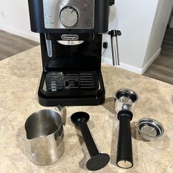 De'Longhi Stilosa Espresso Machine 