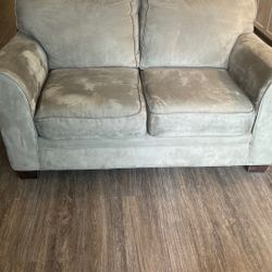 Loveseat 