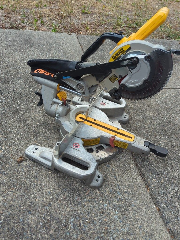 Cordless DeWalt Miter Saw 7 1/4