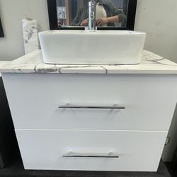 Glam 32” Floating Bathroom Vanity- Glossy White 