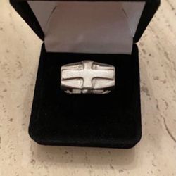 Vintage Solid Heavy Sterling Silver Cross Quality Made Ring Size 7.5-8 Like New Condition!