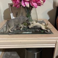 Wolf’s Statues 