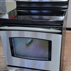 Electric Stove And Dishwasher