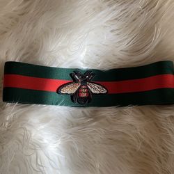 ✨Headband Red and Green Elastic. Stretchable and Fashionable. 2” wide New Never worn. Custom made. Perfect for any occasion Perfect for workout