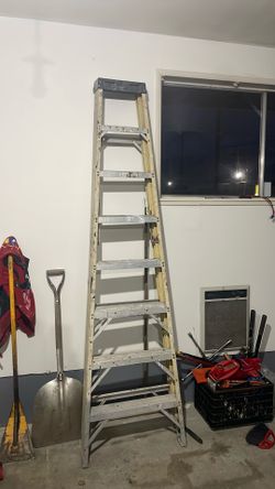 Four legged ladder