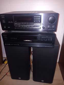 Onkyo Tuner Radio CD Changer With Speakers