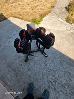 Bowflex 552 Adjustable Dumbells with stand