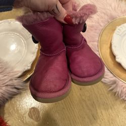 Toddler Uggs Size 7
