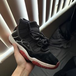 Jordan 11 bred used ( no box) size 10