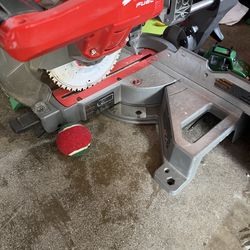 Used Milwaukee M18 FUEL 7-1/4 in. Cordless Brushless Dual-Bevel Sliding Compound Miter Saw