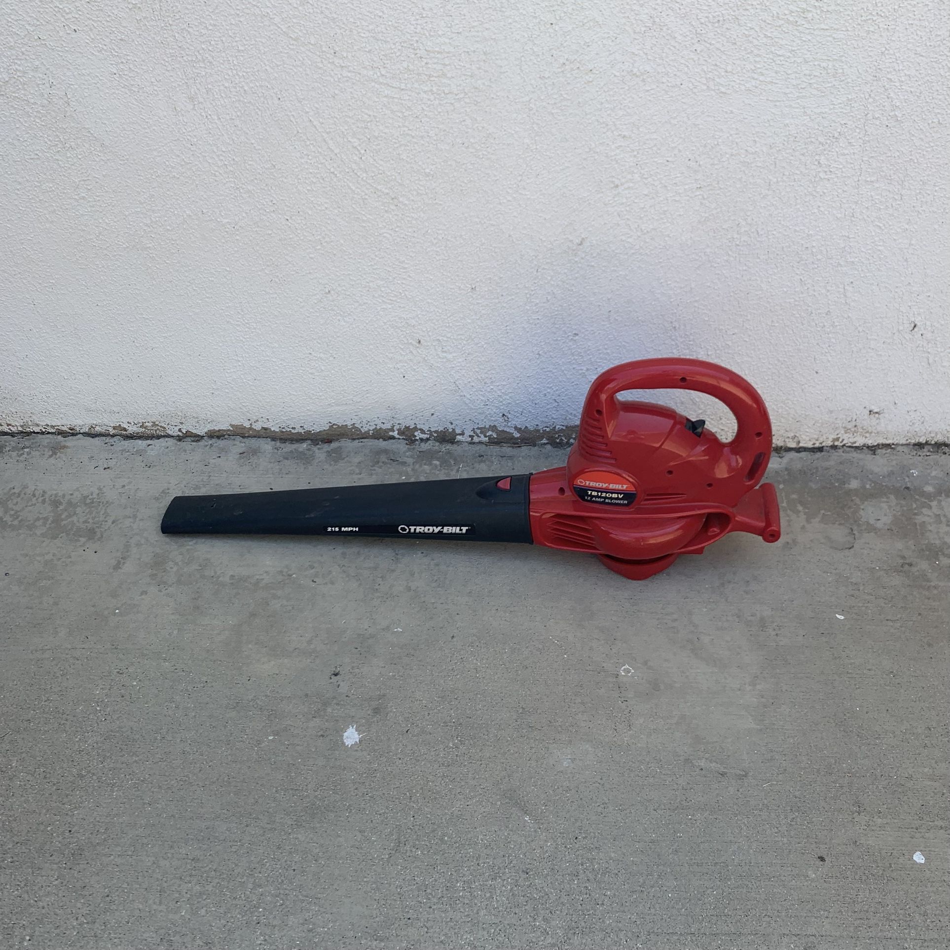 Troy-Bilt Leaf Blower Corded TB120BV 12 Amp Red