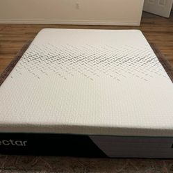 Nectar Premier Hybrid Queen Mattress - LIKE NEW 