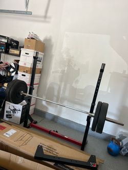 Bench press bar (weights not included)
