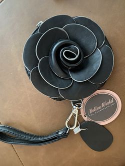 Mellow World Black Flower Wristlet