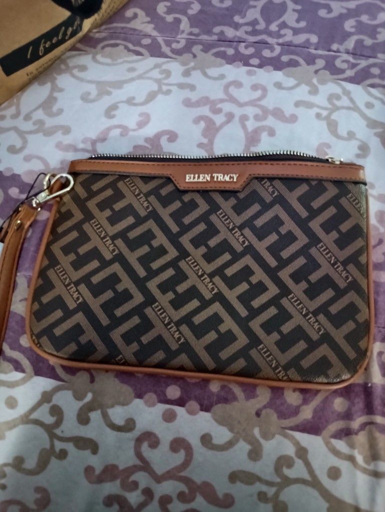 Wristlet