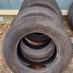 4 Continental Tires  275 65 R18