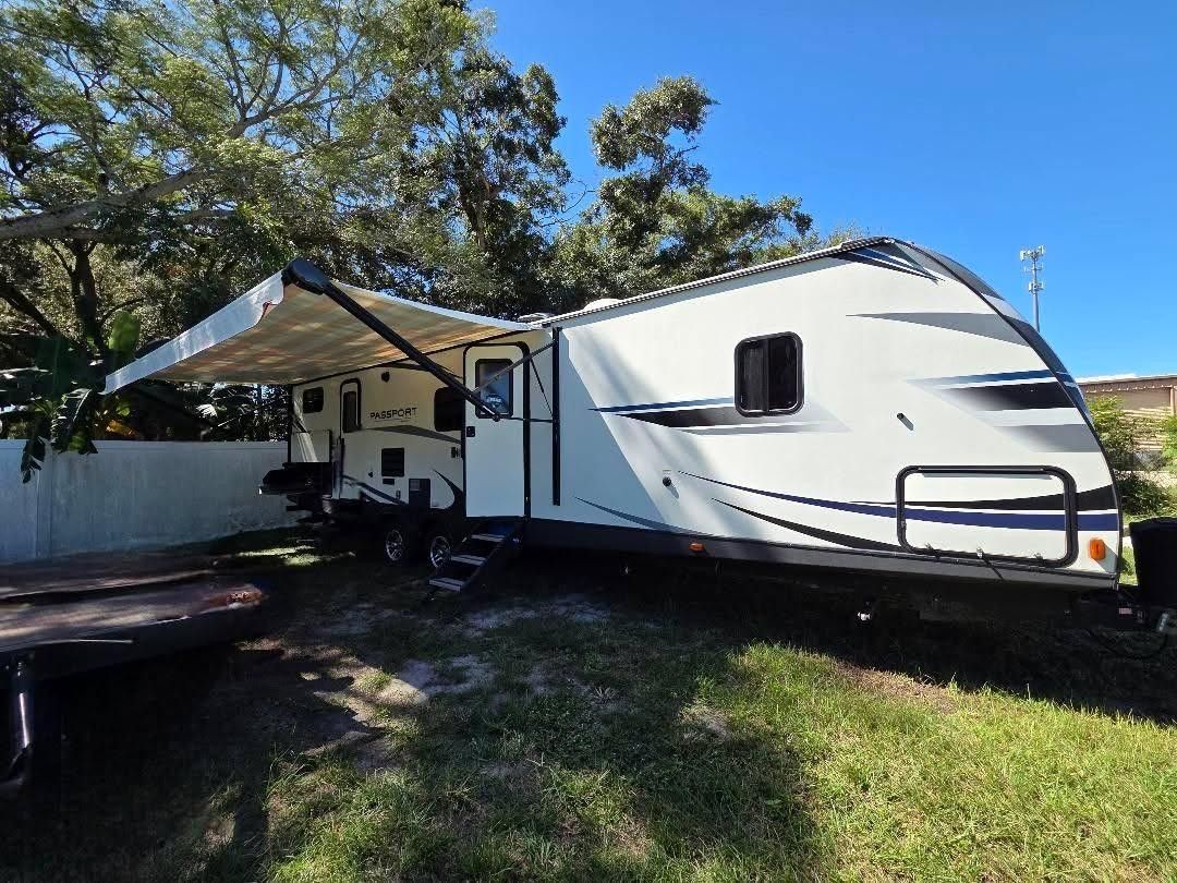 2019 Passport bunk house. 37ft
