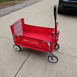 Radio Flyer Foldable Wagon 