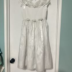 Brand New White Dress Size 10T, Good For First Communion Or Any Occasion, Pick up Near tully And Monterey Rd SJ ca 95112