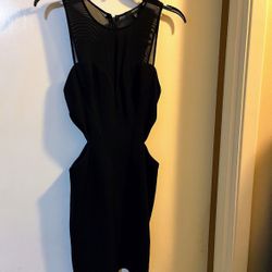 $5 Each (ZARA, H&M, UNICLO, Forever 21, Banana Republic, North Face, Etc) More Than 30 Pieces Clothes To Choose From