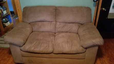 Microfiber Love Seat Sofa. Brown. Great condition.