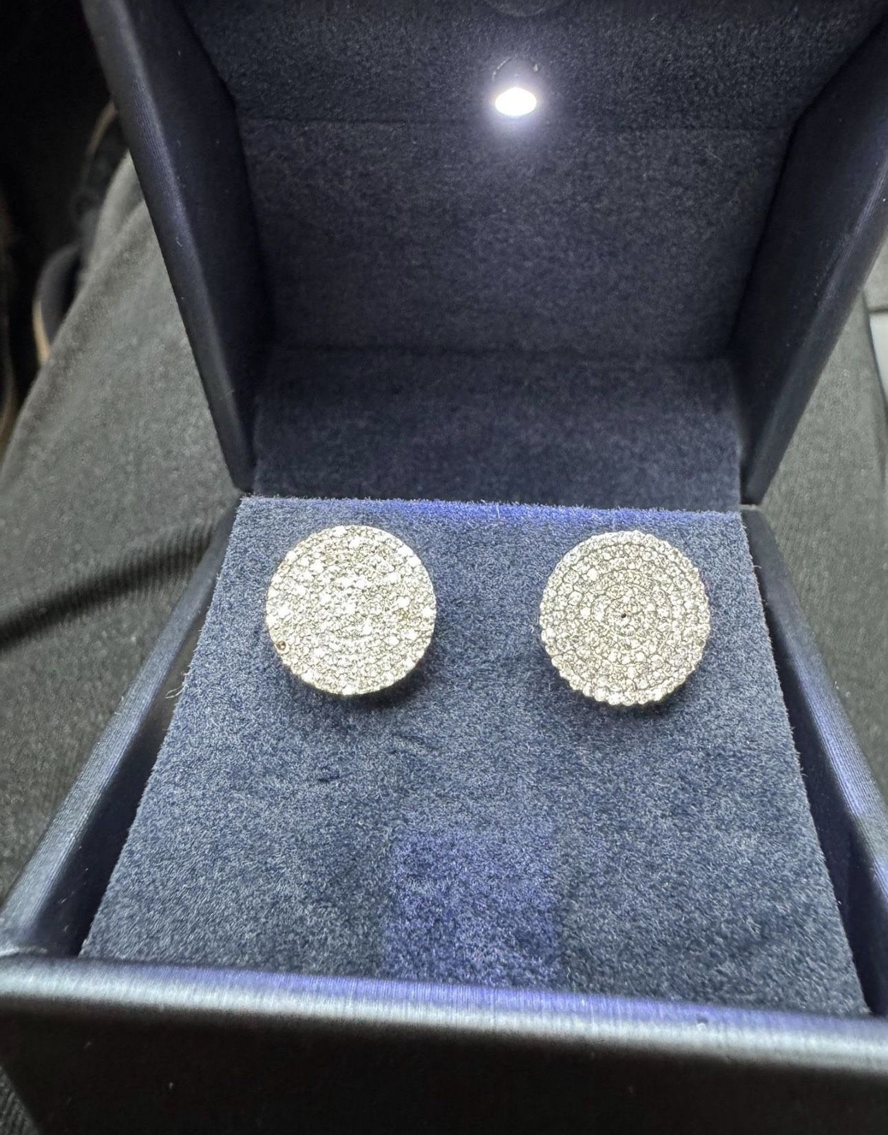 Treasures Jewelry 10k Diamond Screw On White Gold Earrings ( Great  Condition)  (12mm) 