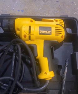 DEWALT DWD115 Heavy-Duty 3/8" VSR Mid-Handle Drill Kit Used No Chuck Key tool