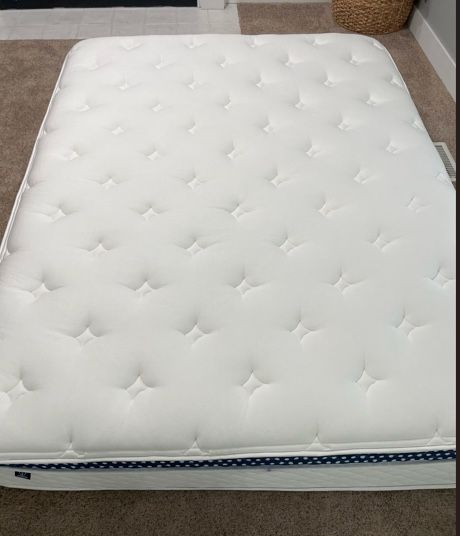 The WinkBed, King, Firmness: Luxury Firm New, Excellent Condition