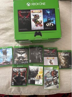 Xbox One , 8 games, 2 controllers
