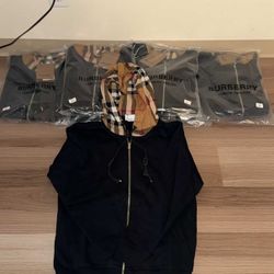 Burberry Hoodie *Black*