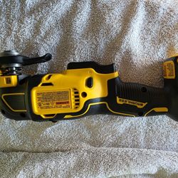DEWALT BRUSSELS MULTI TOOL