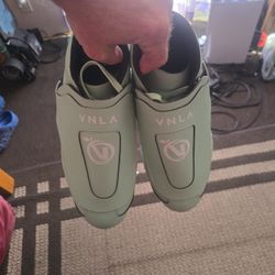 Mint Green VNLA Roller Skates Size 11