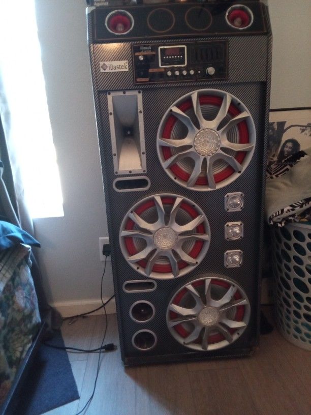 Speaker System / Giant Bluetooth Speaker